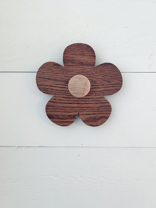 Red Oak Daisy Leash Holder (Ready to Ship)